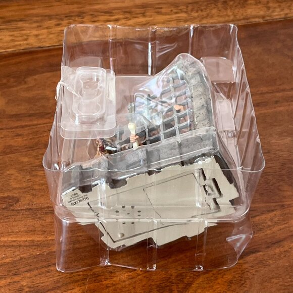 Hallmark Pirates of the Caribbean Magic Ornament 2006 Jack Sparrow Jail NO SOUND - Picture 10 of 17